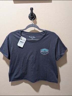 NWT Woman's Salt Life Cropped Tee Charcoal with Teal Sea Sand Sun Logo Large